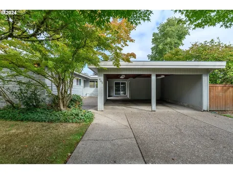 445 NW 18th Place Mcminnville OR 97128