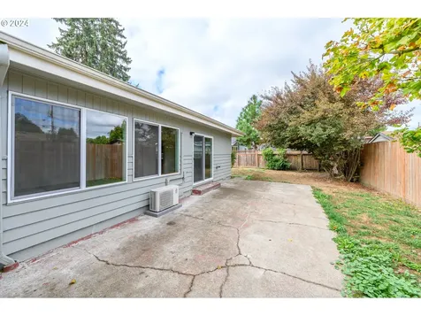 445 NW 18th Place Mcminnville OR 97128