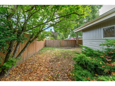 445 NW 18th Place Mcminnville OR 97128