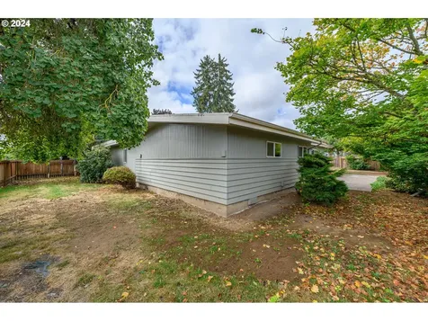 445 NW 18th Place Mcminnville OR 97128