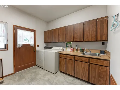 780 Se Summit Drive Roseburg OR 97470