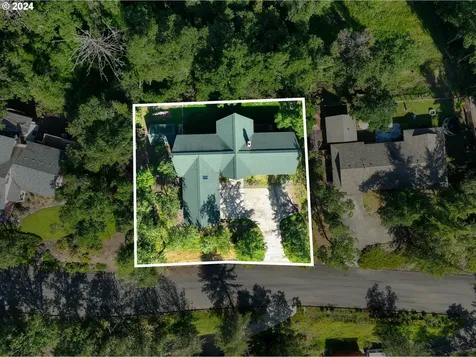 780 Se Summit Drive Roseburg OR 97470