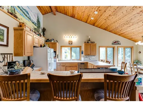 49985 Mckenzie Highway Vida OR 97488