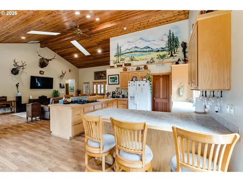 49985 Mckenzie Highway Vida OR 97488