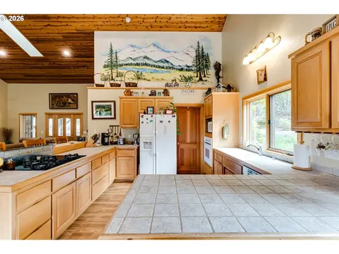 49985 Mckenzie Highway Vida OR 97488