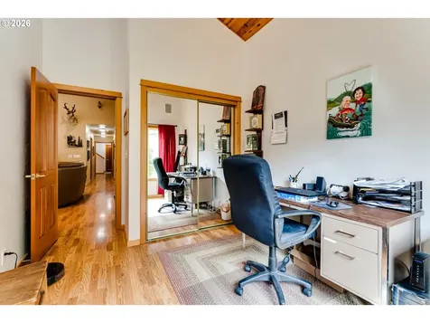 49985 Mckenzie Highway Vida OR 97488