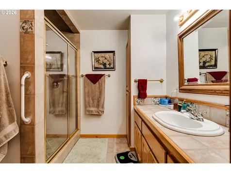 49985 Mckenzie Highway Vida OR 97488