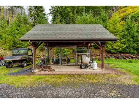 49985 Mckenzie Highway Vida OR 97488
