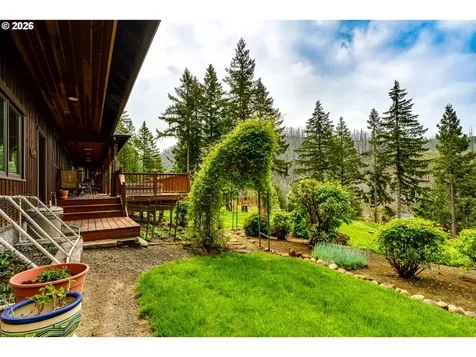 49985 Mckenzie Highway Vida OR 97488