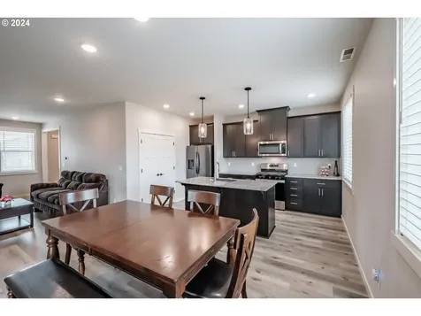 5041 Constellation Avenue Ne Salem OR 97305
