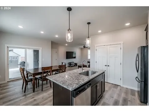 5041 Constellation Avenue Ne Salem OR 97305