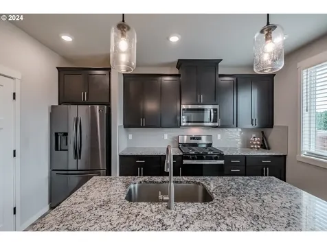 5041 Constellation Avenue Ne Salem OR 97305