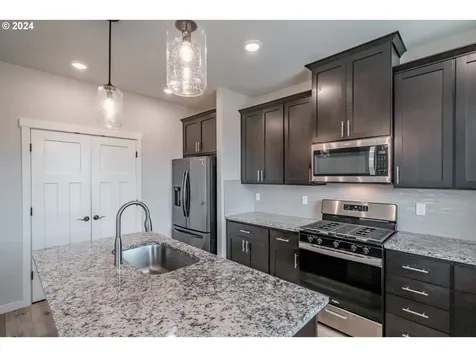 5041 Constellation Avenue Ne Salem OR 97305