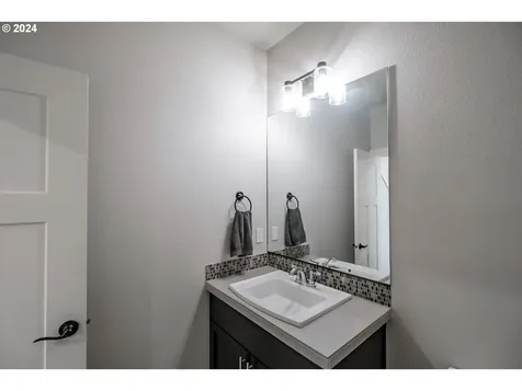 5041 Constellation Avenue Ne Salem OR 97305