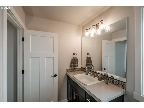 5041 Constellation Avenue Ne Salem OR 97305