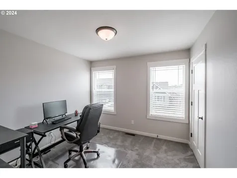 5041 Constellation Avenue Ne Salem OR 97305