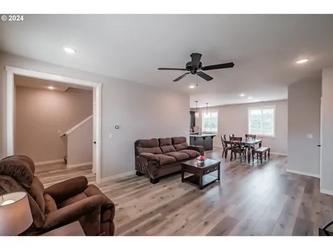 5041 Constellation Avenue Ne Salem OR 97305
