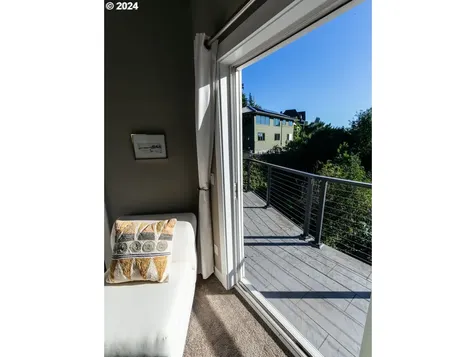 6212 Se Yamhill Street Portland OR 97215
