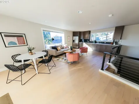 6212 Se Yamhill Street Portland OR 97215