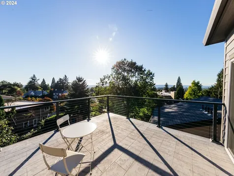 6212 Se Yamhill Street Portland OR 97215