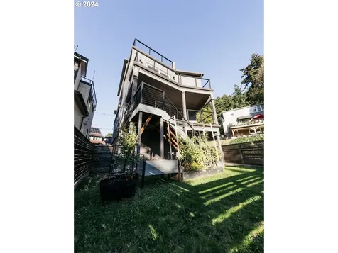 6212 Se Yamhill Street Portland OR 97215