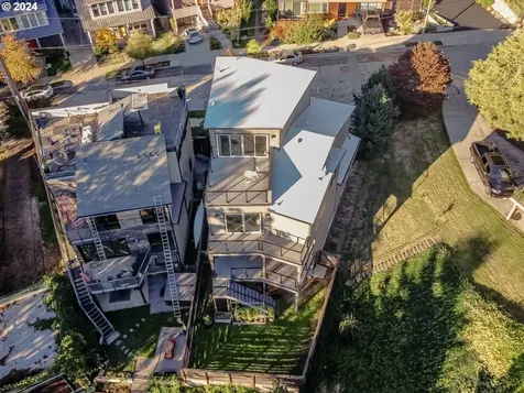 6212 Se Yamhill Street Portland OR 97215