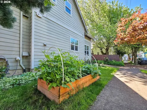 104 Ne San Rafael Street Portland OR 97212