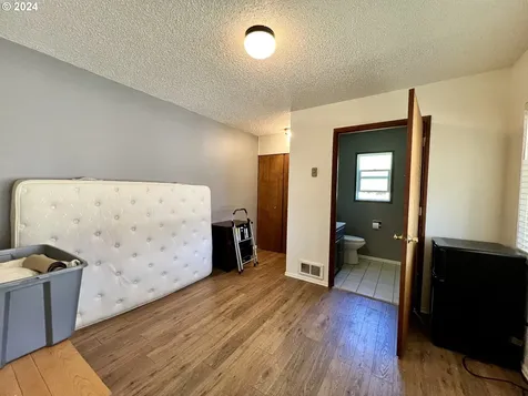 1025 Greenley Street Roseburg OR 97471