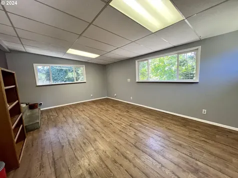 1025 Greenley Street Roseburg OR 97471