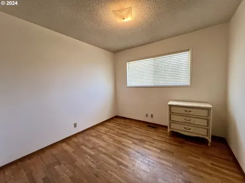 1025 Greenley Street Roseburg OR 97471