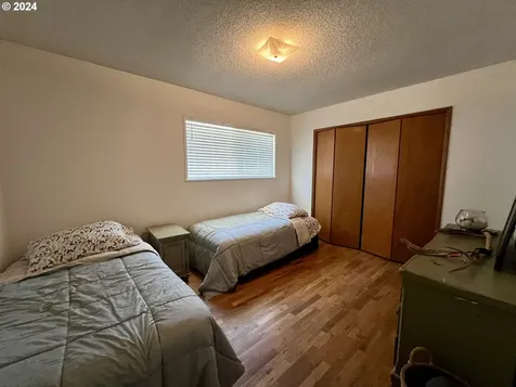 1025 Greenley Street Roseburg OR 97471