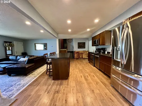 1025 Greenley Street Roseburg OR 97471