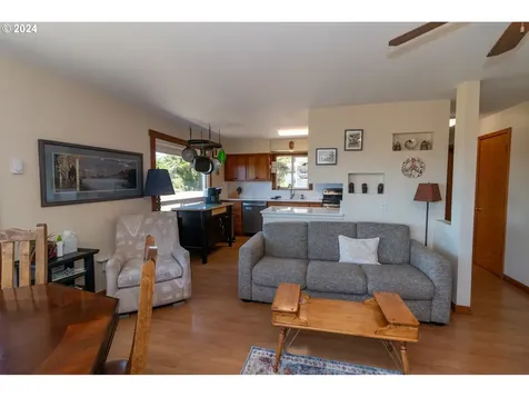 88269 Pond Street Florence OR 97439