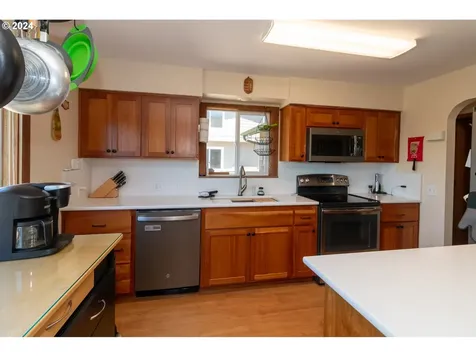 88269 Pond Street Florence OR 97439