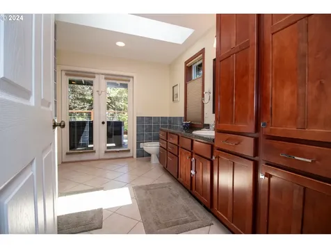 88269 Pond Street Florence OR 97439