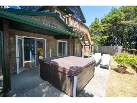 88269 Pond Street Florence OR 97439