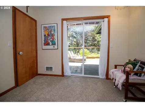 88269 Pond Street Florence OR 97439