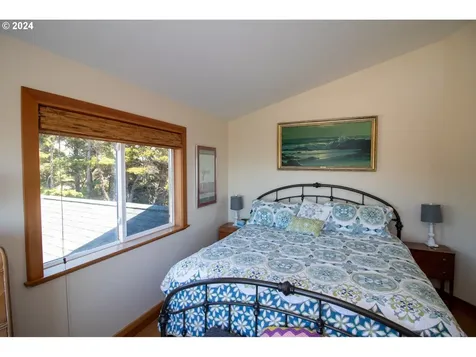 88269 Pond Street Florence OR 97439