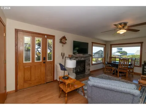 88269 Pond Street Florence OR 97439