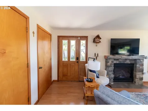 88269 Pond Street Florence OR 97439