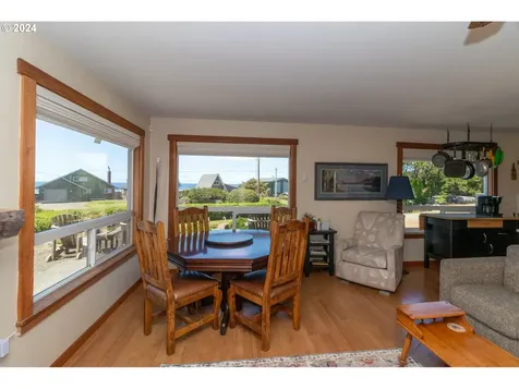 88269 Pond Street Florence OR 97439