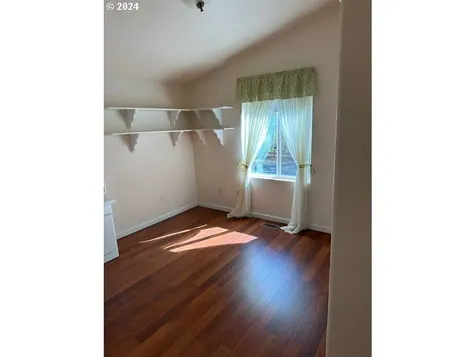 105 W Main Street Glenwood WA 98619