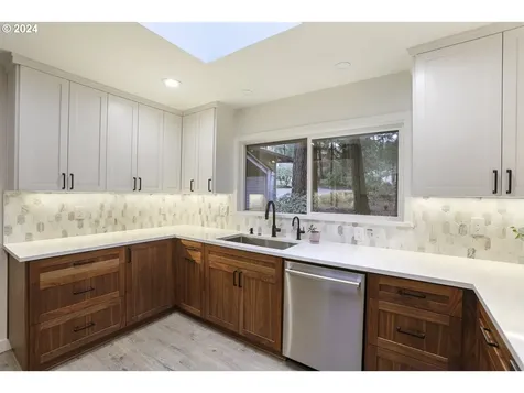 8 Pimlico Terrace Lake Oswego OR 97035