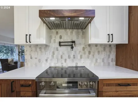 8 Pimlico Terrace Lake Oswego OR 97035
