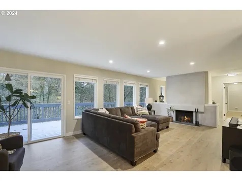 8 Pimlico Terrace Lake Oswego OR 97035