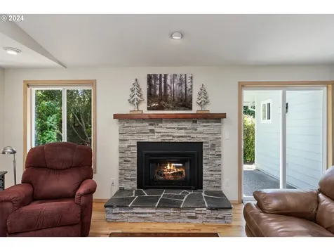 87836 Sandrift Street Florence OR 97439