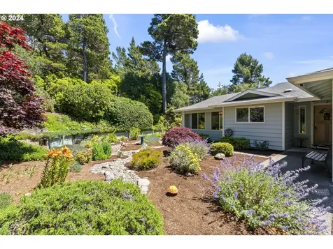 87836 Sandrift Street Florence OR 97439