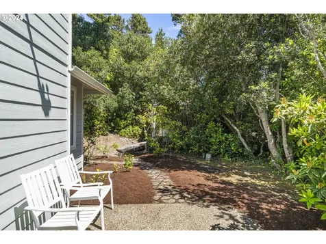 87836 Sandrift Street Florence OR 97439