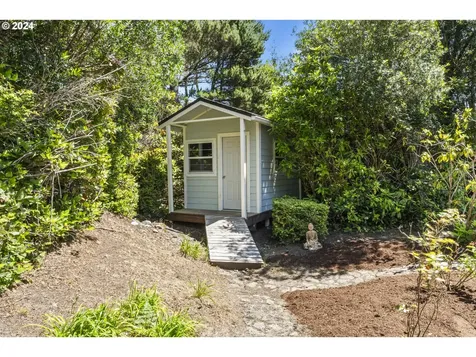 87836 Sandrift Street Florence OR 97439
