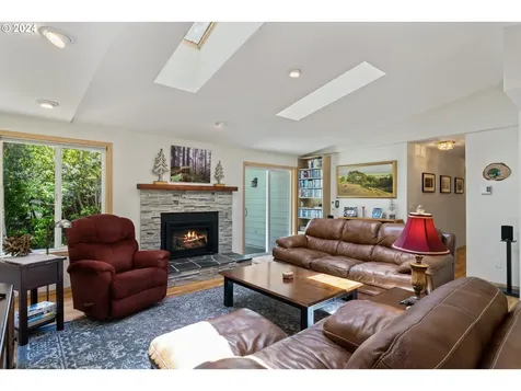 87836 Sandrift Street Florence OR 97439